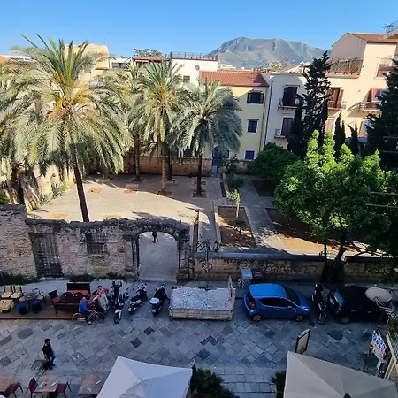 2 Sicilie Rooms And Suite In Centro-3